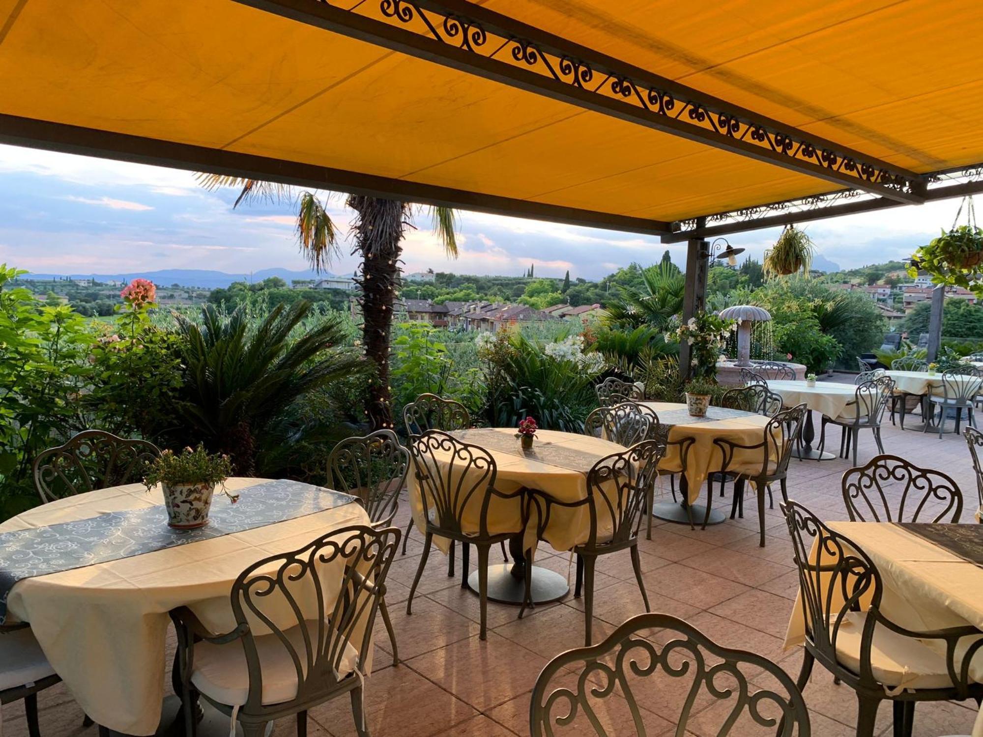 Hotel La Dolce Vita Cavaion Veronese Exterior foto